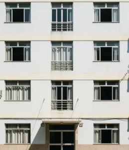 Confira 3 hotéis na Avenida Brasil no Rio de Janeiro